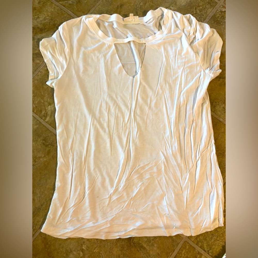 Shirt sleeve tee. Size L. White.